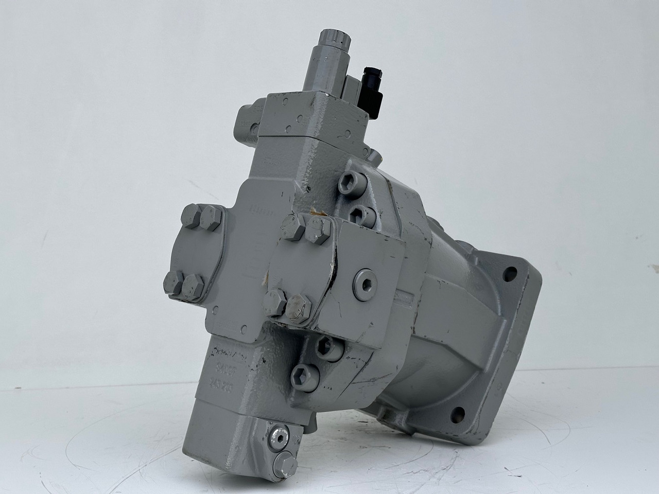 Liebherr Verstellmotor ID-Nr.510240108 - Hydromatik Rexroth Axialkolben-Verstellmotor Typ:A6VM140EP2D/63W-VZB017HB. #24338070# - Hydraulikmotor für Raupenkran: das Bild 4 Liebherr Verstellmotor ID-Nr.510240108 - Hydromatik Rexroth Axialkolben-Verstellmotor Typ:A6VM140EP2D/63W-VZB017HB. #24338070# - Hydraulikmotor für Raupenkran: das Bild 4