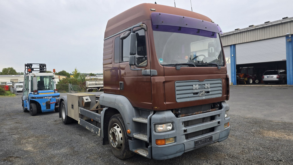 MAN TGA 18.430 4x2 (Nr. 6167) - Fahrgestell LKW: das Bild 1 MAN TGA 18.430 4x2 (Nr. 6167) - Fahrgestell LKW: das Bild 1