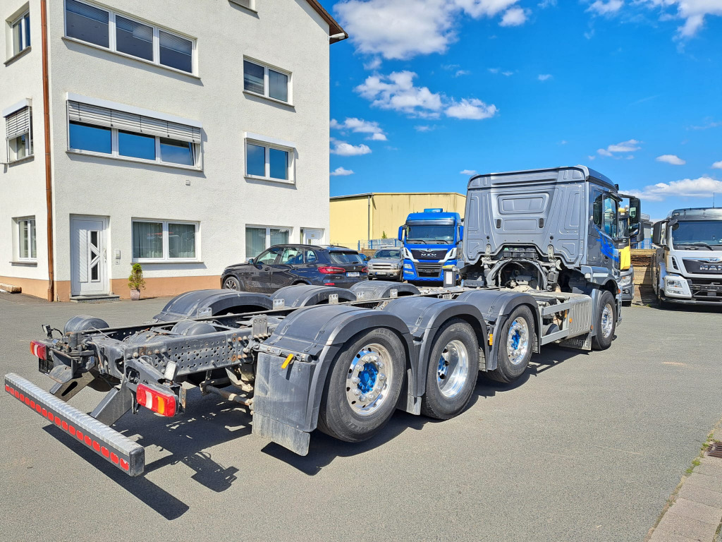 Mercedes Benz Actros 3243 8x2 1,2 & 4 Lenkachse, 2 & 4 Liftbar(Nr. 6051) - Fahrgestell LKW: das Bild 5 Mercedes Benz Actros 3243 8x2 1,2 & 4 Lenkachse, 2 & 4 Liftbar(Nr. 6051) - Fahrgestell LKW: das Bild 5