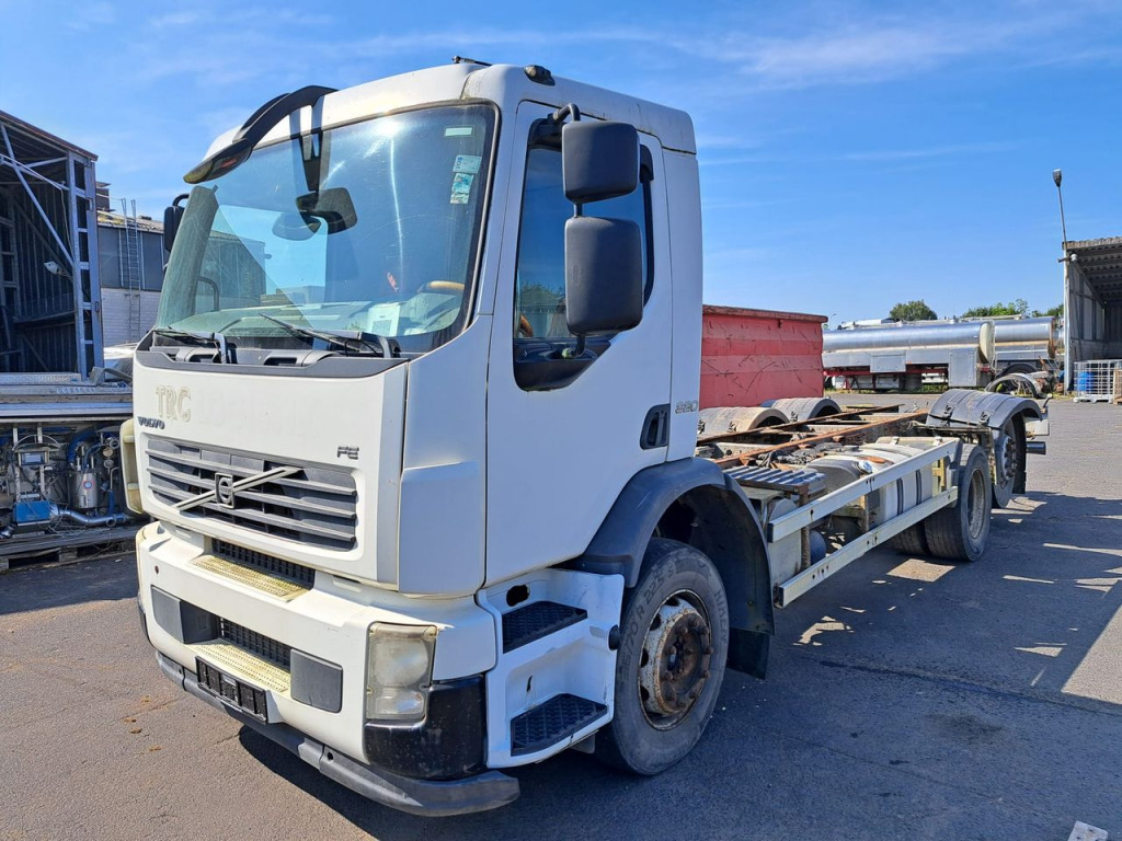 Volvo FE 320 (Nr. 4800) - Fahrgestell LKW: das Bild 2 Volvo FE 320 (Nr. 4800) - Fahrgestell LKW: das Bild 2