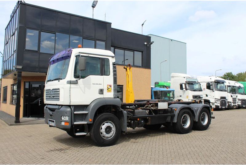 MAN TGA 26.360 * 6X4 * EURO 3 * - Seil Abrollkipper: das Bild 1 MAN TGA 26.360 * 6X4 * EURO 3 * - Seil Abrollkipper: das Bild 1