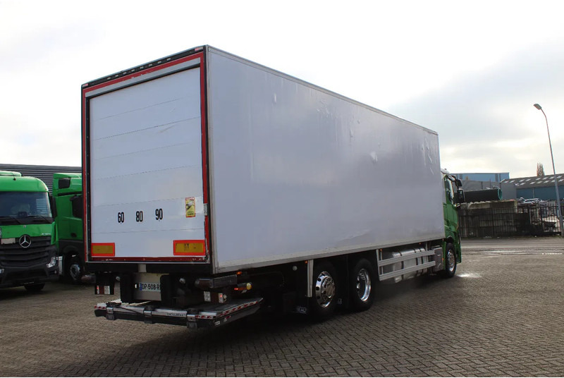 Renault T430 * RETARDER * EURO6 * CHEREAU * THERMO KING T-1200R * 6X2 * - Kühlkoffer LKW: das Bild 3 Renault T430 * RETARDER * EURO6 * CHEREAU * THERMO KING T-1200R * 6X2 * - Kühlkoffer LKW: das Bild 3