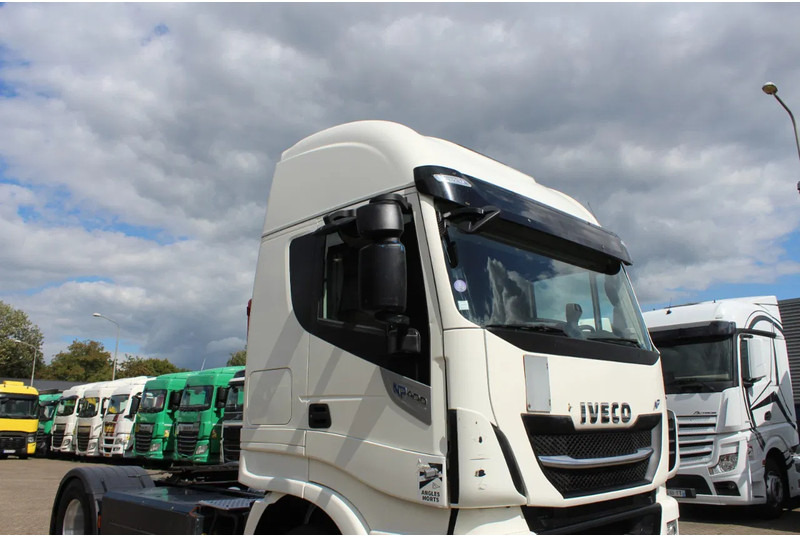 Iveco STRALIS 400 * RETARDER * CNG * 4X2 * LOW KM * - Sattelzugmaschine: das Bild 5 Iveco STRALIS 400 * RETARDER * CNG * 4X2 * LOW KM * - Sattelzugmaschine: das Bild 5
