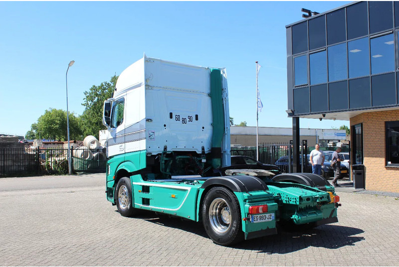 Mercedes-Benz Actros 1845 * EURO6 * 4X2 * 2 TANK * - Sattelzugmaschine: das Bild 3 Mercedes-Benz Actros 1845 * EURO6 * 4X2 * 2 TANK * - Sattelzugmaschine: das Bild 3
