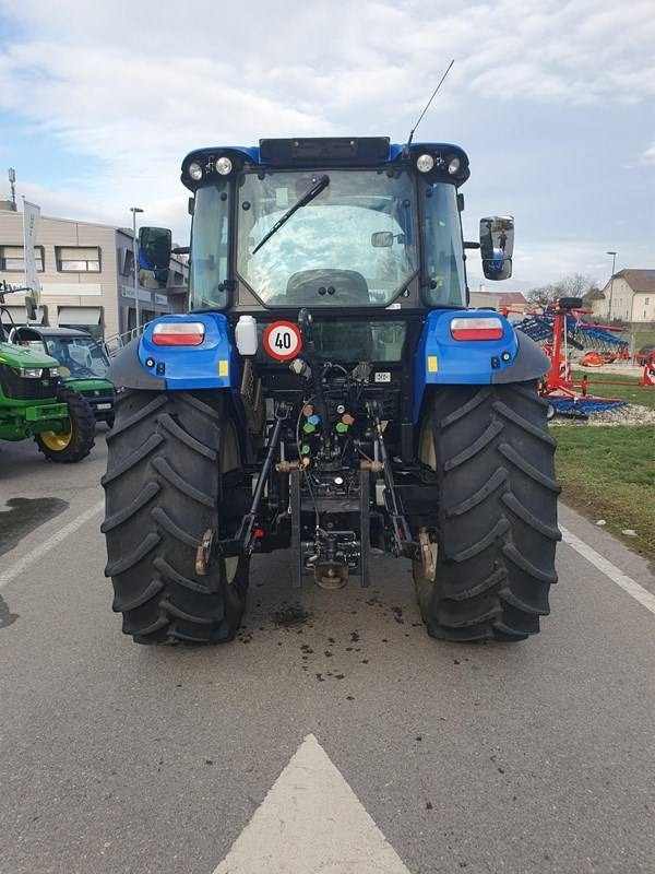 New Holland T 5.115 - Traktor: das Bild 2 New Holland T 5.115 - Traktor: das Bild 2