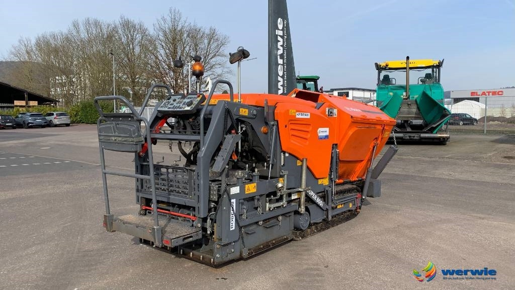 Vögele SUPER 800i / AB220TV (1,20 - 2,20 m) - Asphaltfertiger/ Straßenfertiger: das Bild 2 Vögele SUPER 800i / AB220TV (1,20 - 2,20 m) - Asphaltfertiger/ Straßenfertiger: das Bild 2