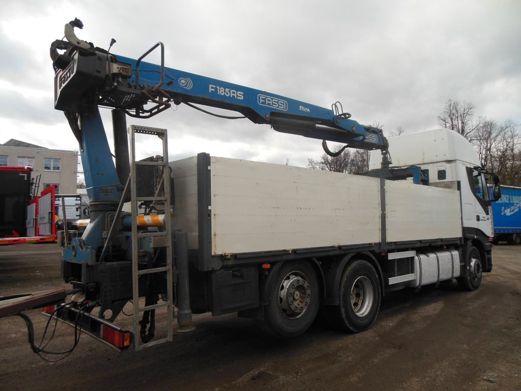 Iveco STRALIS AS 260S45, 6X2, MANUELL, FASSI F185 - Autokran, Pritsche LKW: das Bild 3 Iveco STRALIS AS 260S45, 6X2, MANUELL, FASSI F185 - Autokran, Pritsche LKW: das Bild 3