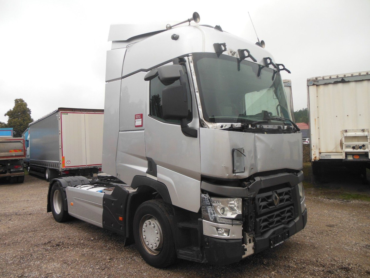 Renault T 440, STANDART, LEICHTER UNAFALL - Sattelzugmaschine: das Bild 2 Renault T 440, STANDART, LEICHTER UNAFALL - Sattelzugmaschine: das Bild 2