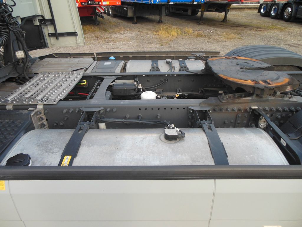 Volvo FH 13/460 TURBO COMPOUND,I-SAVE,I-PARK COOL,TOP Volvo FH 13/460 TURBO COMPOUND,I-SAVE,I-PARK COOL,TOP - Sattelzugmaschine: das Bild 5 Volvo FH 13/460 TURBO COMPOUND,I-SAVE,I-PARK COOL,TOP Volvo FH 13/460 TURBO COMPOUND,I-SAVE,I-PARK COOL,TOP - Sattelzugmaschine: das Bild 5