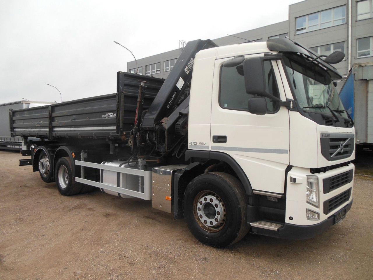 Volvo FM 410, 6X2, DREISEITEN KIPPER, HIAB XS 211 - Kipper, Autokran: das Bild 2 Volvo FM 410, 6X2, DREISEITEN KIPPER, HIAB XS 211 - Kipper, Autokran: das Bild 2
