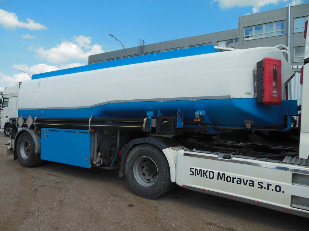 WILLIG/HALLER/HLS 240.45/2,NPC 04, 4 KAMMER - Tankauflieger: das Bild 4 WILLIG/HALLER/HLS 240.45/2,NPC 04, 4 KAMMER - Tankauflieger: das Bild 4