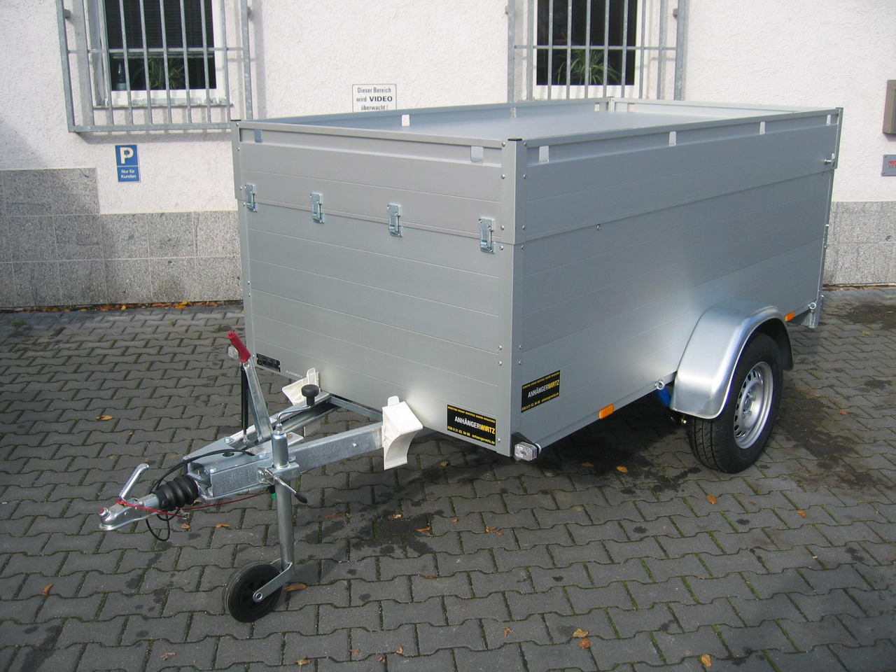 ALUBOXX Deckelanhänger GTB 1200 VT1 251x126x83cm (S) 1160kg Januar Aktion - PKW Anhänger: das Bild 3 ALUBOXX Deckelanhänger GTB 1200 VT1 251x126x83cm (S) 1160kg Januar Aktion - PKW Anhänger: das Bild 3
