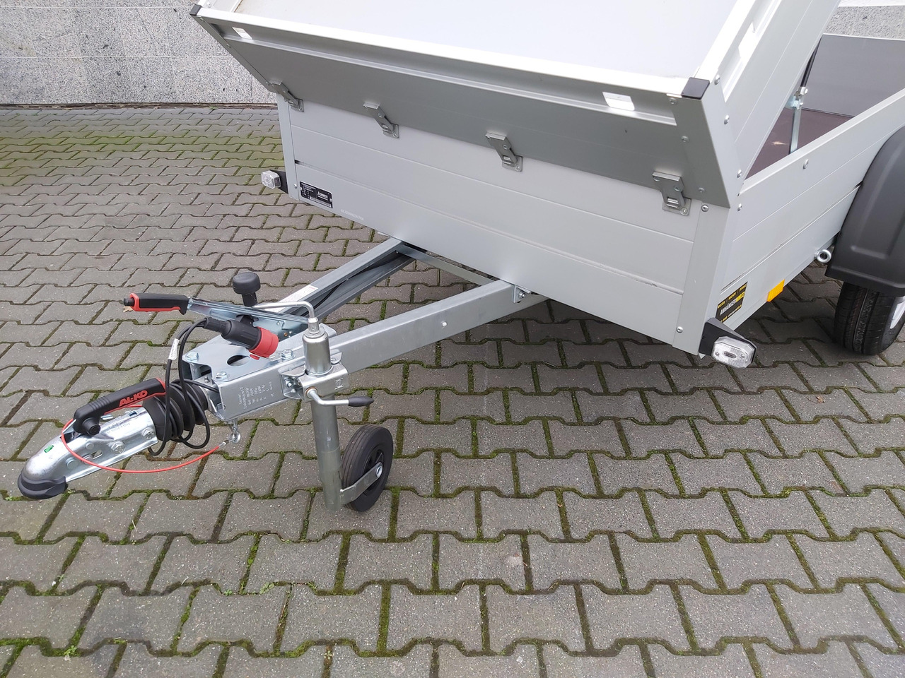 ALUBOXX Deckelanhänger GTB 750 HT 211x126x48 (XS) 750kg Winter Aktion - PKW Anhänger: das Bild 3 ALUBOXX Deckelanhänger GTB 750 HT 211x126x48 (XS) 750kg Winter Aktion - PKW Anhänger: das Bild 3