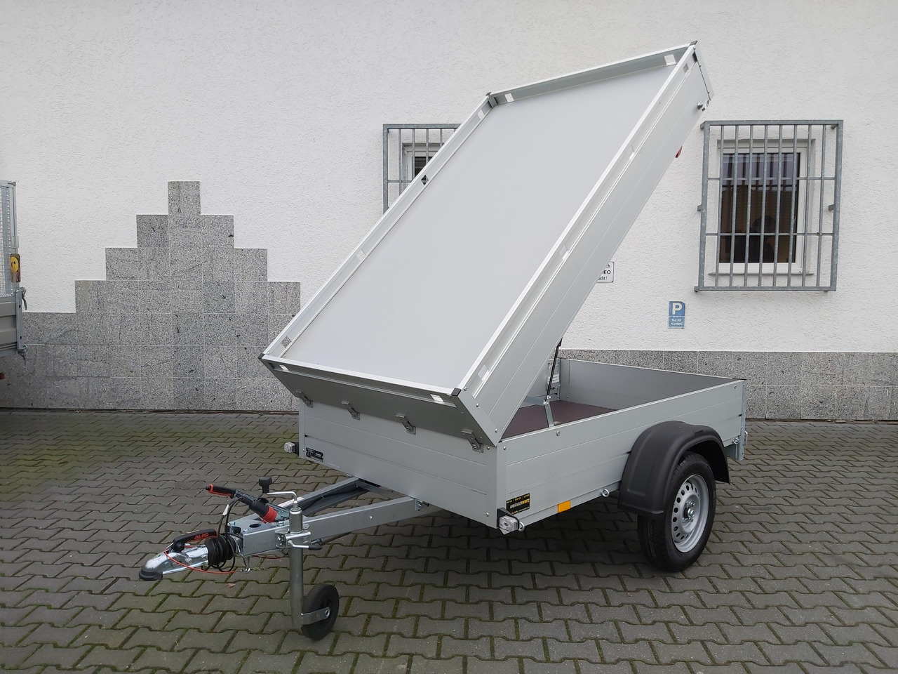 ALUBOXX Deckelanhänger GTB 750 HT 211x126x48 (XS) 750kg Winter Aktion - PKW Anhänger: das Bild 4 ALUBOXX Deckelanhänger GTB 750 HT 211x126x48 (XS) 750kg Winter Aktion - PKW Anhänger: das Bild 4