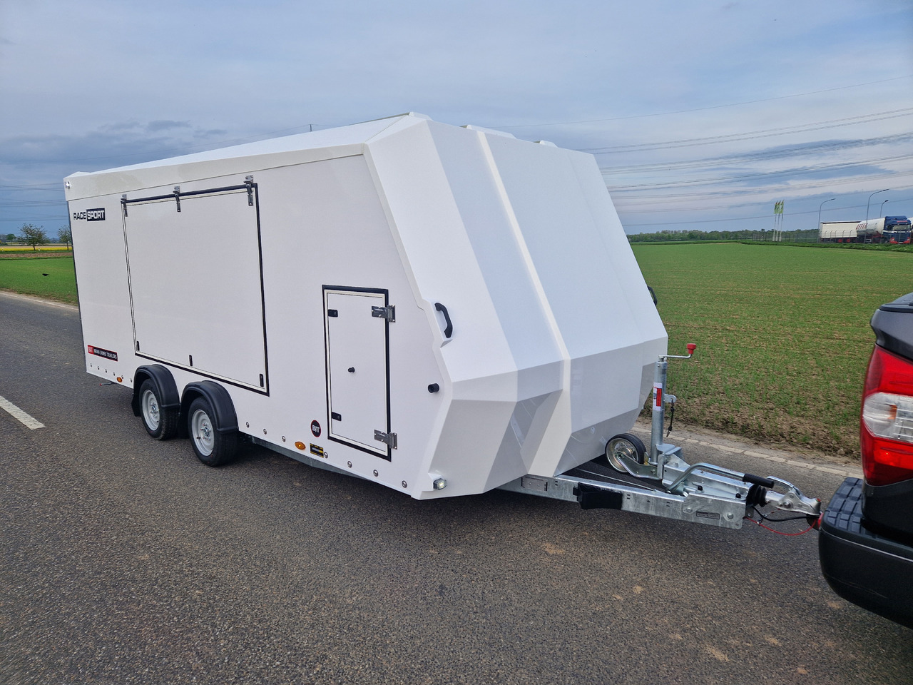 Autotransporter Anhänger BJT Race Sport Transporter 500x200x175cm E Winde Stauraum front 2600kg Modell 2024: das Bild 6