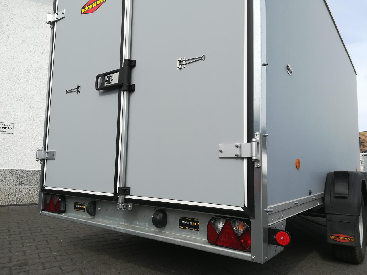Böckmann Koffer KT 4018/27 M grau 400x185x182cm (XL) 2700kg - Koffer Anhänger: das Bild 5 Böckmann Koffer KT 4018/27 M grau 400x185x182cm (XL) 2700kg - Koffer Anhänger: das Bild 5