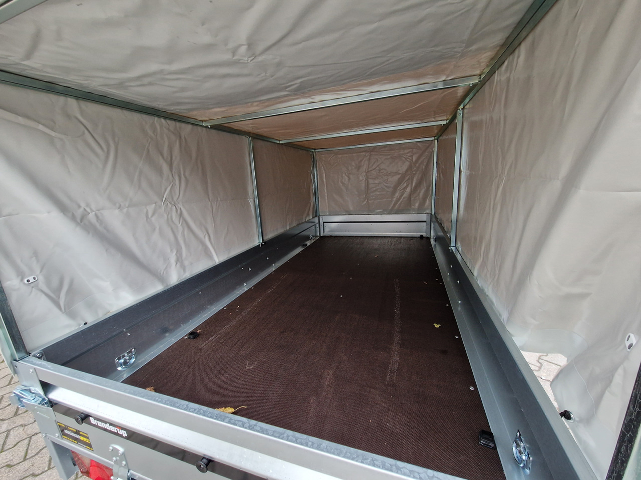 Brenderup 2270S UB 750 270x128x100cm Hochplane (S) 750kg - PKW Anhänger: das Bild 5 Brenderup 2270S UB 750 270x128x100cm Hochplane (S) 750kg - PKW Anhänger: das Bild 5