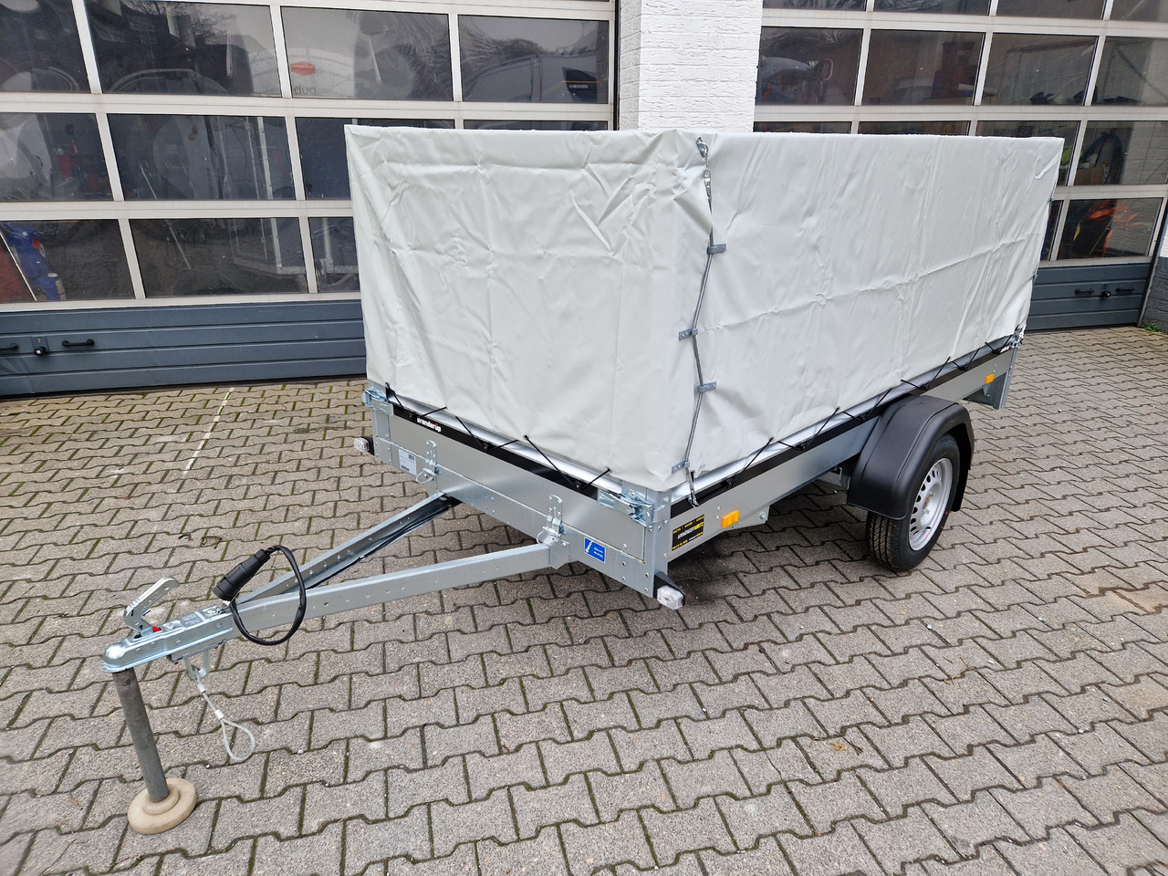 Brenderup 2270S UB 750 270x128x100cm Hochplane (S) 750kg - PKW Anhänger: das Bild 3 Brenderup 2270S UB 750 270x128x100cm Hochplane (S) 750kg - PKW Anhänger: das Bild 3