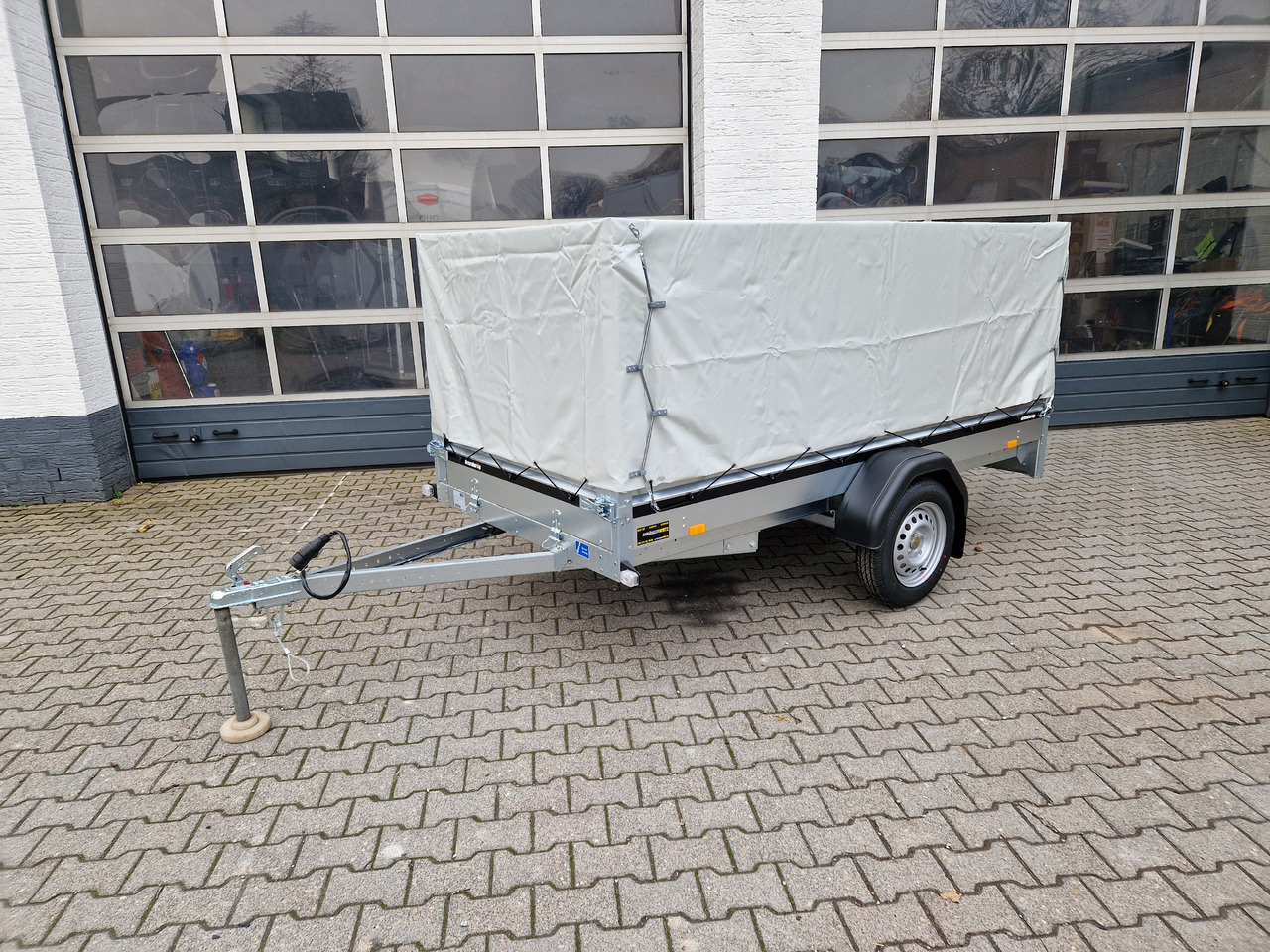 Brenderup 2270S UB 750 270x128x100cm Hochplane (S) 750kg - PKW Anhänger: das Bild 2 Brenderup 2270S UB 750 270x128x100cm Hochplane (S) 750kg - PKW Anhänger: das Bild 2