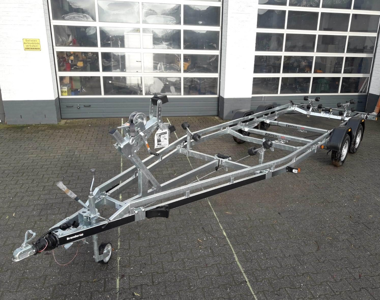 Brenderup Bootstrailer Premium 242000 TB SR 2000 Superrollen Winde Boote bis 650cm 2000kg 312268 - Bootstrailer: das Bild 5 Brenderup Bootstrailer Premium 242000 TB SR 2000 Superrollen Winde Boote bis 650cm 2000kg 312268 - Bootstrailer: das Bild 5