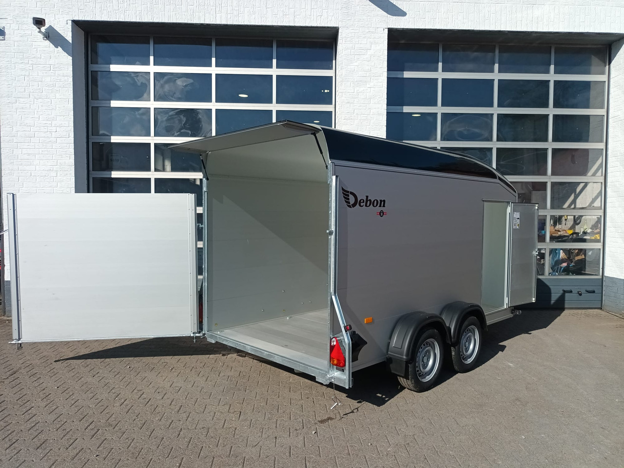 Cargo Roadster 700 375x180x200cm Alu Poly black Pullman 100km/H 2600kg Modell 2025 - PKW Anhänger: das Bild 2 Cargo Roadster 700 375x180x200cm Alu Poly black Pullman 100km/H 2600kg Modell 2025 - PKW Anhänger: das Bild 2