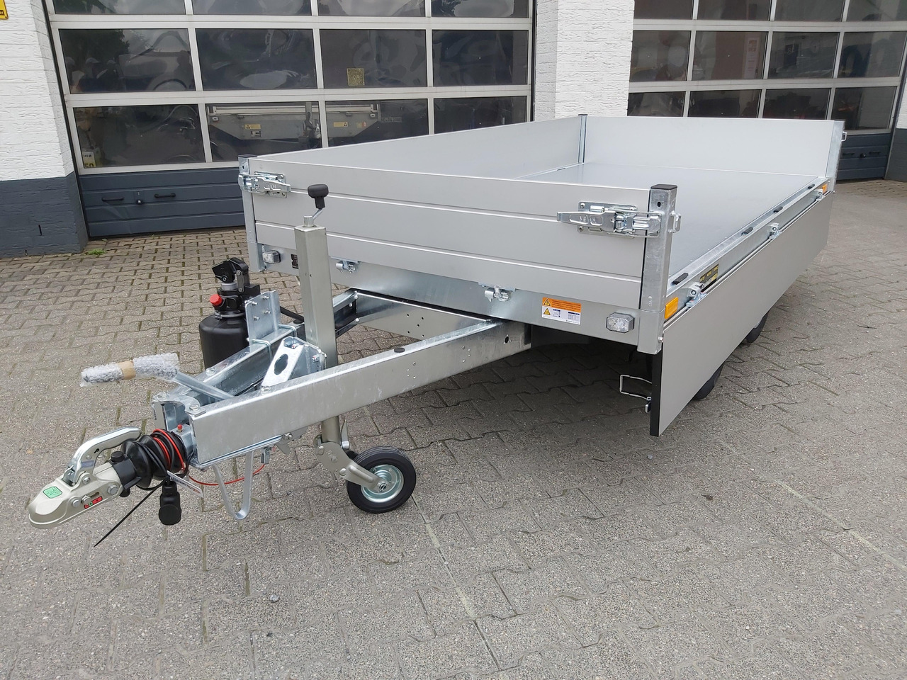 Saris Kipper K1 276 150 2000 2 276x150x30cm silver Handpumpe 13" (S) 2000kg - Kipper Anhänger: das Bild 5 Saris Kipper K1 276 150 2000 2 276x150x30cm silver Handpumpe 13" (S) 2000kg - Kipper Anhänger: das Bild 5