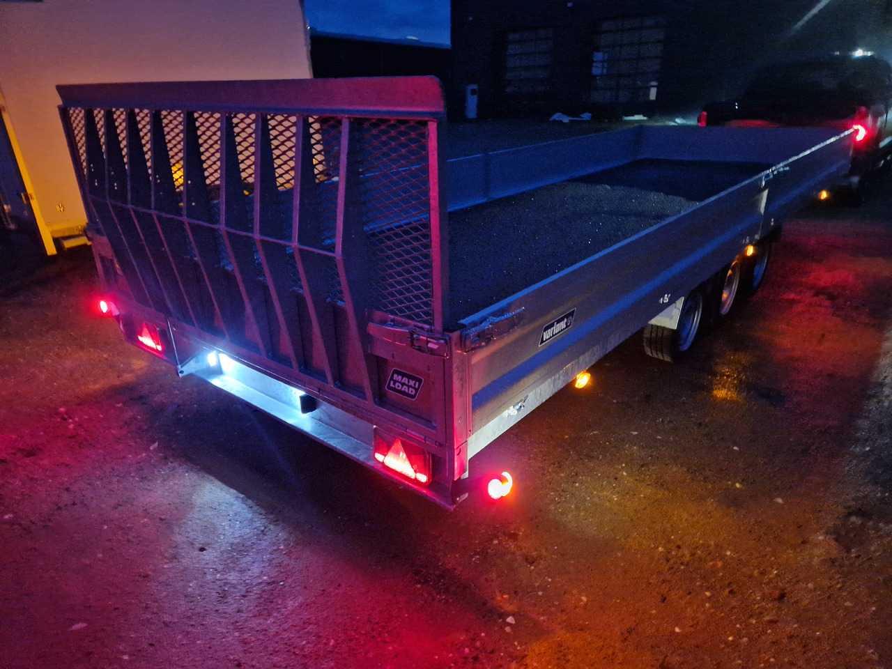 Variant Maschinentransporter 3563 UX Maxi Load 620x210x30cm LED Tridem Parabelfeder 3500kg Modell 24 - Baumaschinenanhänger: das Bild 3 Variant Maschinentransporter 3563 UX Maxi Load 620x210x30cm LED Tridem Parabelfeder 3500kg Modell 24 - Baumaschinenanhänger: das Bild 3