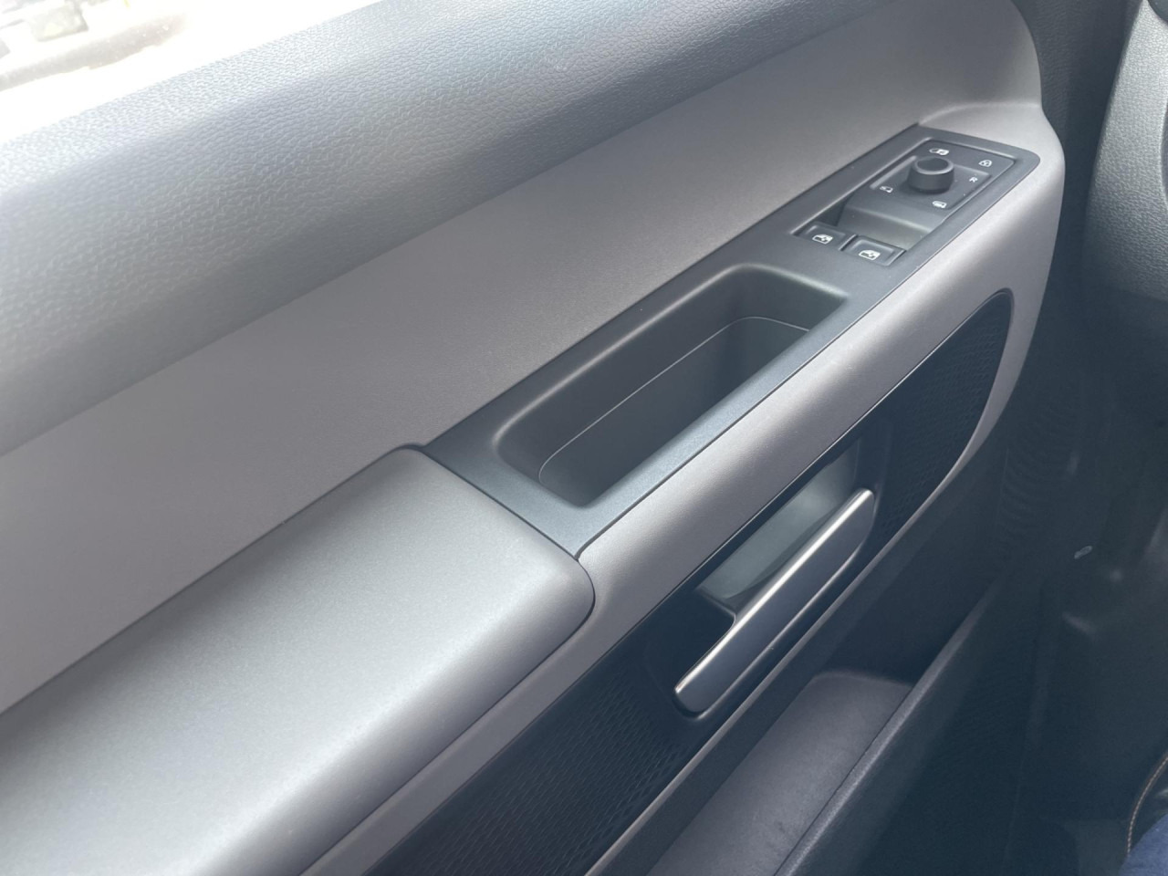 VOLKSWAGEN ID.Buzz Cargo 150 kW Klima AHK Navi - Kleintransporter, Elektro-Transporter: das Bild 5 VOLKSWAGEN ID.Buzz Cargo 150 kW Klima AHK Navi - Kleintransporter, Elektro-Transporter: das Bild 5