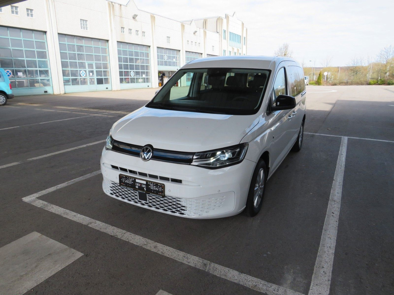 Volkswagen Caddy Maxi 2.0 TDI Rollstuhlumbau Taxirampe - PKW: das Bild 2 Volkswagen Caddy Maxi 2.0 TDI Rollstuhlumbau Taxirampe - PKW: das Bild 2