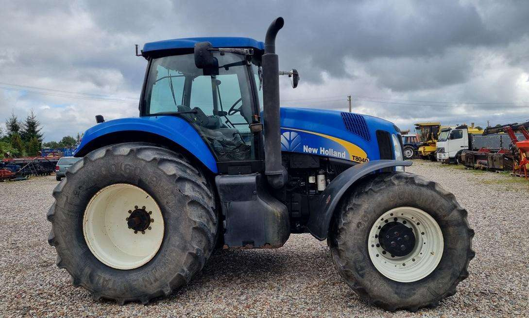 New Holland T8040 - Traktor: das Bild 3 New Holland T8040 - Traktor: das Bild 3