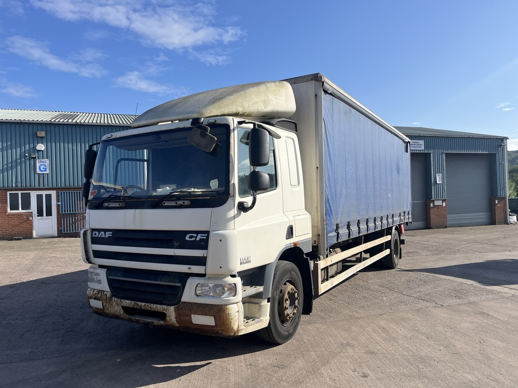 Daf 65CF 220 4x2 Curtain side - Plane LKW: das Bild 1 Daf 65CF 220 4x2 Curtain side - Plane LKW: das Bild 1