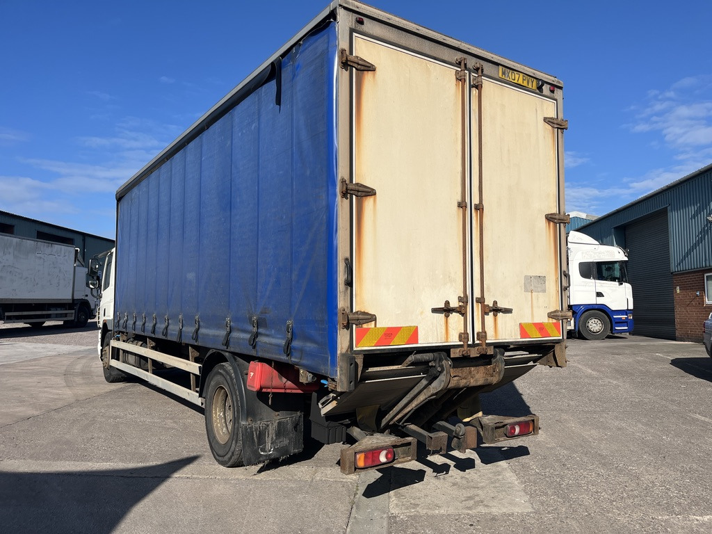Daf 65CF 220 4x2 Curtain side - Plane LKW: das Bild 3 Daf 65CF 220 4x2 Curtain side - Plane LKW: das Bild 3