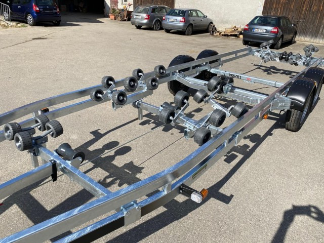 Brenderup Brenderup Premium Bootsanhänger 303500TB SRX mit Superrollen, 3,5 to. 8,7m/ 30 Fuß - Bootstrailer: das Bild 5 Brenderup Brenderup Premium Bootsanhänger 303500TB SRX mit Superrollen, 3,5 to. 8,7m/ 30 Fuß - Bootstrailer: das Bild 5