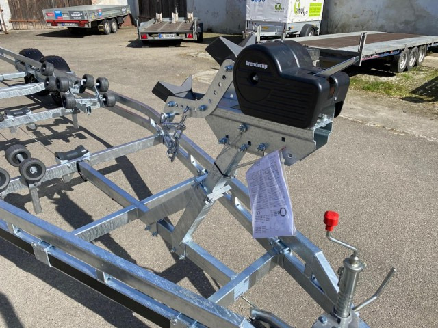 Brenderup Brenderup Premium Bootsanhänger 303500TB SRX mit Superrollen, 3,5 to. 8,7m/ 30 Fuß - Bootstrailer: das Bild 3 Brenderup Brenderup Premium Bootsanhänger 303500TB SRX mit Superrollen, 3,5 to. 8,7m/ 30 Fuß - Bootstrailer: das Bild 3