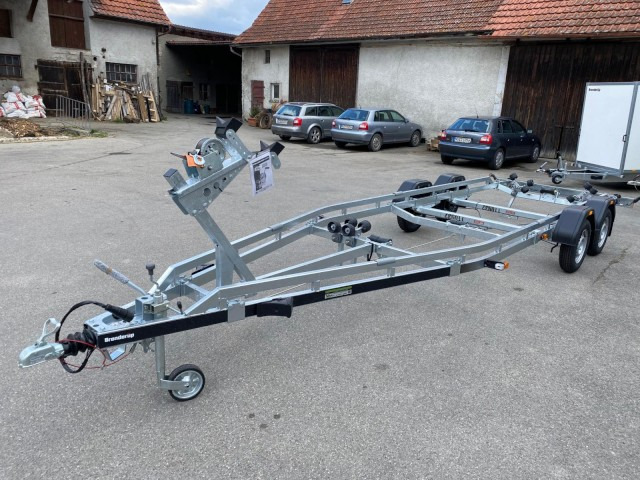 Brenderup Premium Bootsanhänger 242000TB SR mit Superrollen, 2,0 to. 7,2m/ 24 Fuß - Bootstrailer: das Bild 1 Brenderup Premium Bootsanhänger 242000TB SR mit Superrollen, 2,0 to. 7,2m/ 24 Fuß - Bootstrailer: das Bild 1