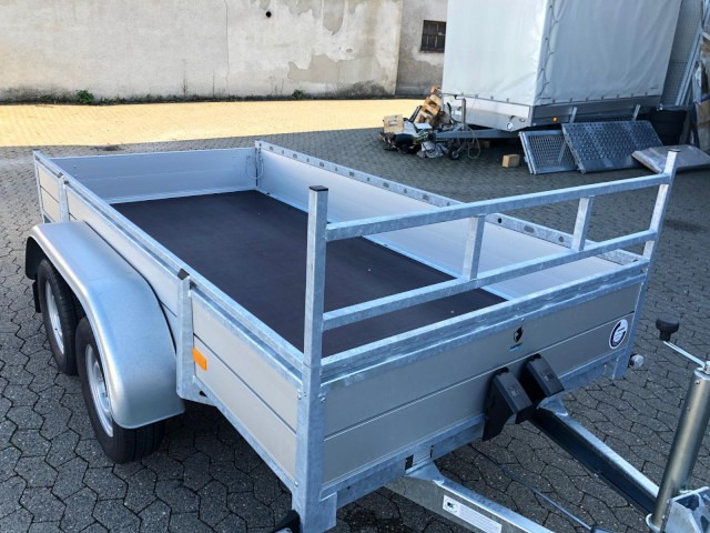 Hapert Azure L-2 Tieflader 3030 x 1490 x 370 mm, ZG 2,0 to. - PKW Anhänger: das Bild 4 Hapert Azure L-2 Tieflader 3030 x 1490 x 370 mm, ZG 2,0 to. - PKW Anhänger: das Bild 4