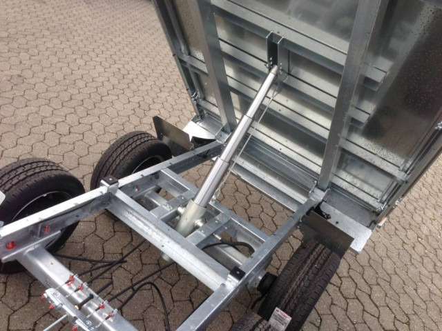 Humbaur HUK 202715 Heckkipper 2,0 t. 2680 x 1500 x 300mm, E-Pumpe - Kipper Anhänger: das Bild 5 Humbaur HUK 202715 Heckkipper 2,0 t. 2680 x 1500 x 300mm, E-Pumpe - Kipper Anhänger: das Bild 5