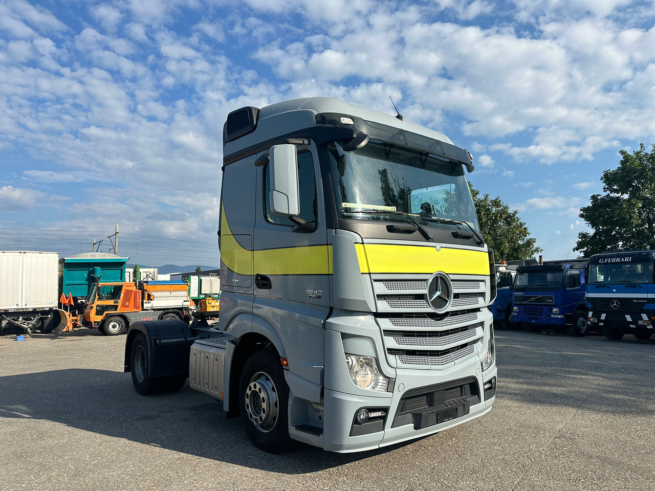 Mercedes Actros 18.48 18.41 18.40 18.44 18.46 18.45 18.42 18.48 - Sattelzugmaschine: das Bild 2 Mercedes Actros 18.48 18.41 18.40 18.44 18.46 18.45 18.42 18.48 - Sattelzugmaschine: das Bild 2