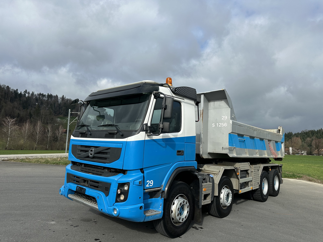 VOLVO FMX 420 440 460 480 8x4 Kettengäret sörling mulde - Abrollkipper: das Bild 1 VOLVO FMX 420 440 460 480 8x4 Kettengäret sörling mulde - Abrollkipper: das Bild 1