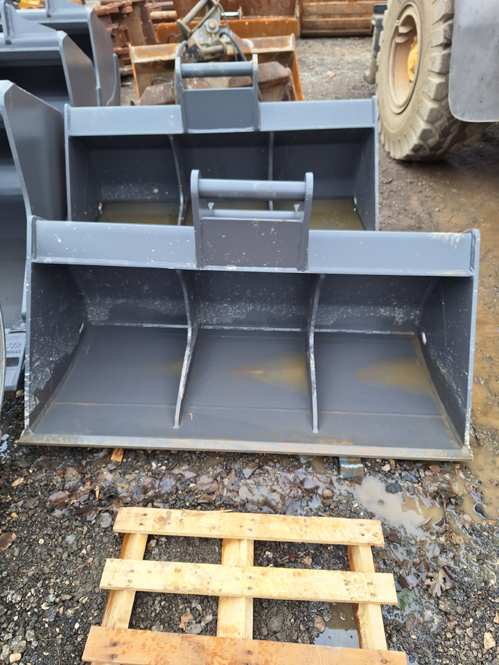 BALAVTO Slope bucket 1600 mm Volvo S60 - Schaufel: das Bild 1 BALAVTO Slope bucket 1600 mm Volvo S60 - Schaufel: das Bild 1