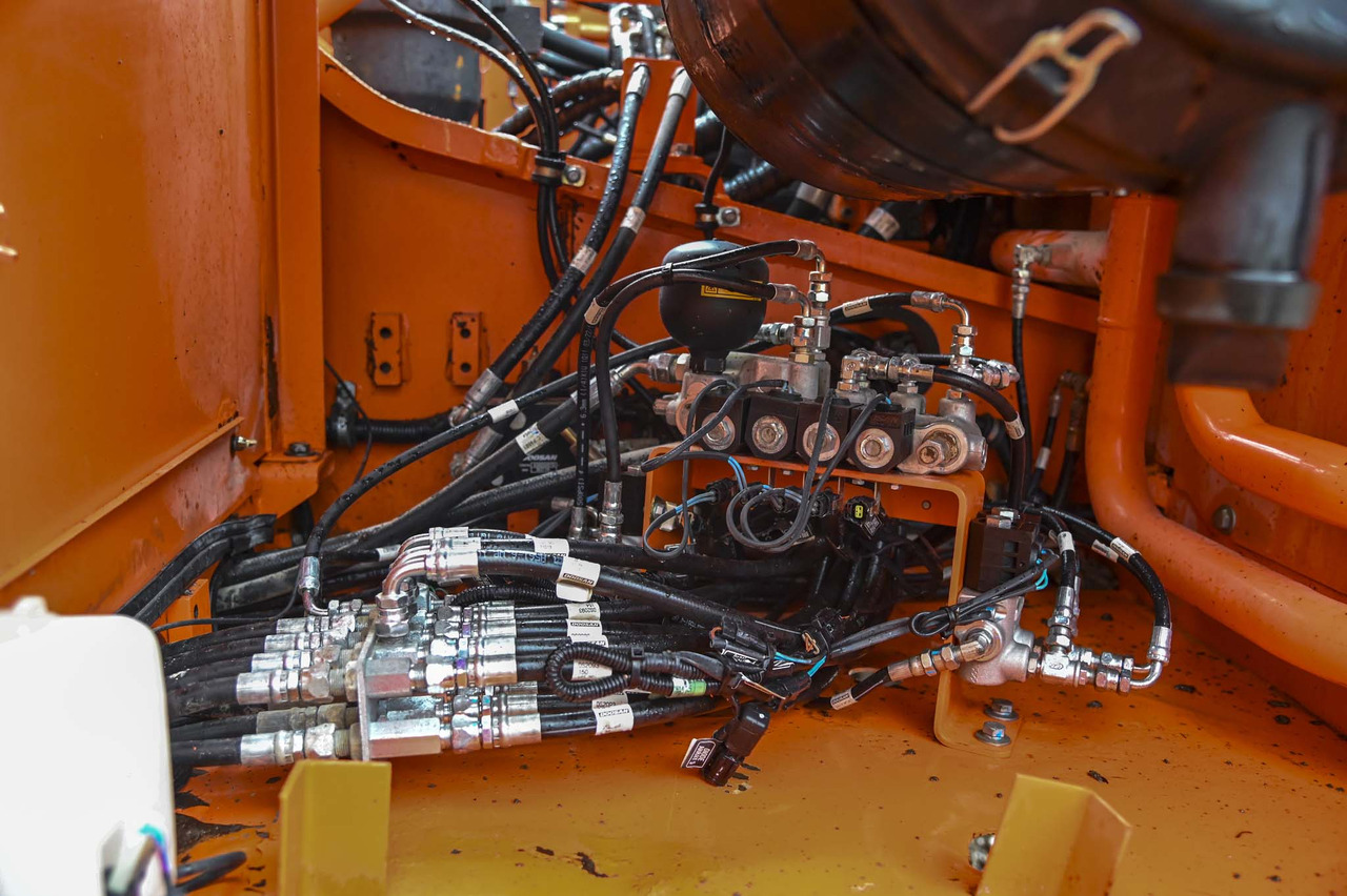 Kettenbagger DOOSAN DX340LC: das Bild 33