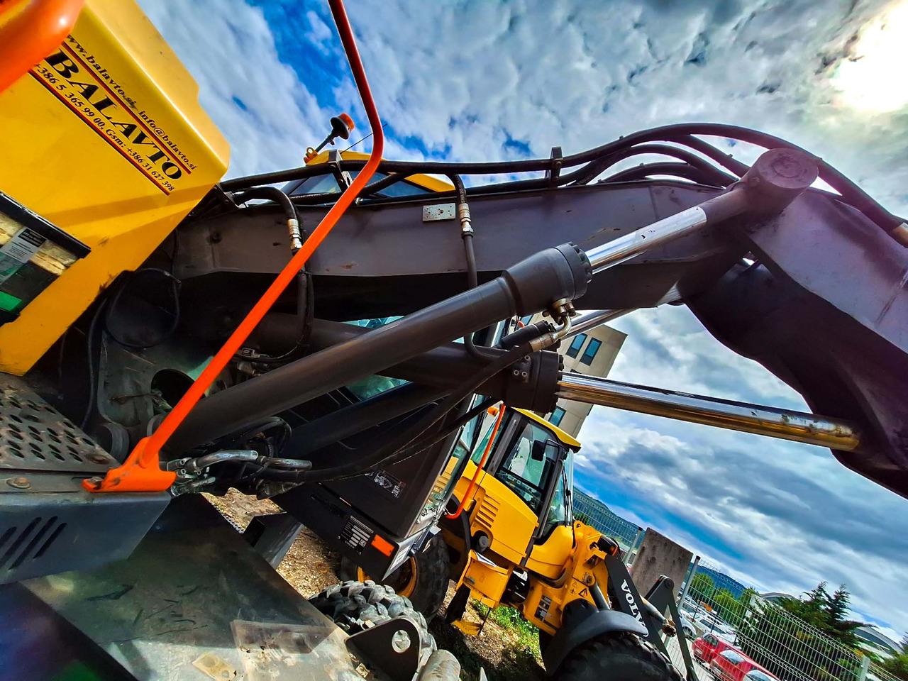 Volvo boom cylinder 14578082 Volvo EWR150E, EW140C, EW140D - Ersatzteile für Bagger: das Bild 4 Volvo boom cylinder 14578082 Volvo EWR150E, EW140C, EW140D - Ersatzteile für Bagger: das Bild 4