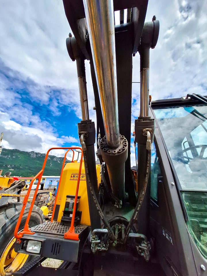 Volvo boom cylinder 14578082 Volvo EWR150E, EW140C, EW140D - Ersatzteile für Bagger: das Bild 2 Volvo boom cylinder 14578082 Volvo EWR150E, EW140C, EW140D - Ersatzteile für Bagger: das Bild 2