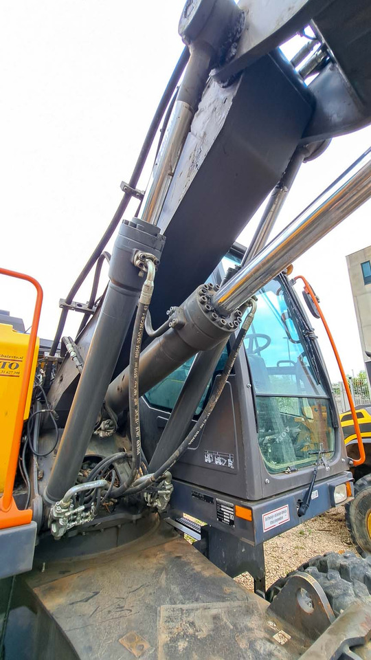 Volvo boom cylinder 14578082 Volvo EWR150E, EW140C, EW140D - Ersatzteile für Bagger: das Bild 1 Volvo boom cylinder 14578082 Volvo EWR150E, EW140C, EW140D - Ersatzteile für Bagger: das Bild 1