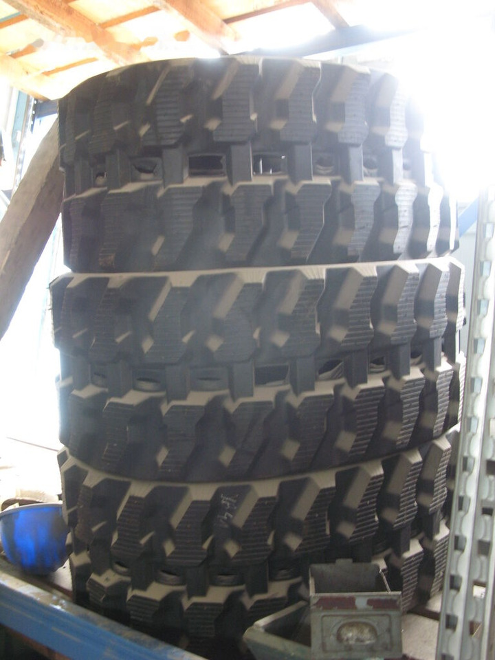 TAERYUK YB370X107X41 - Kette für Bagger: das Bild 1 TAERYUK YB370X107X41 - Kette für Bagger: das Bild 1