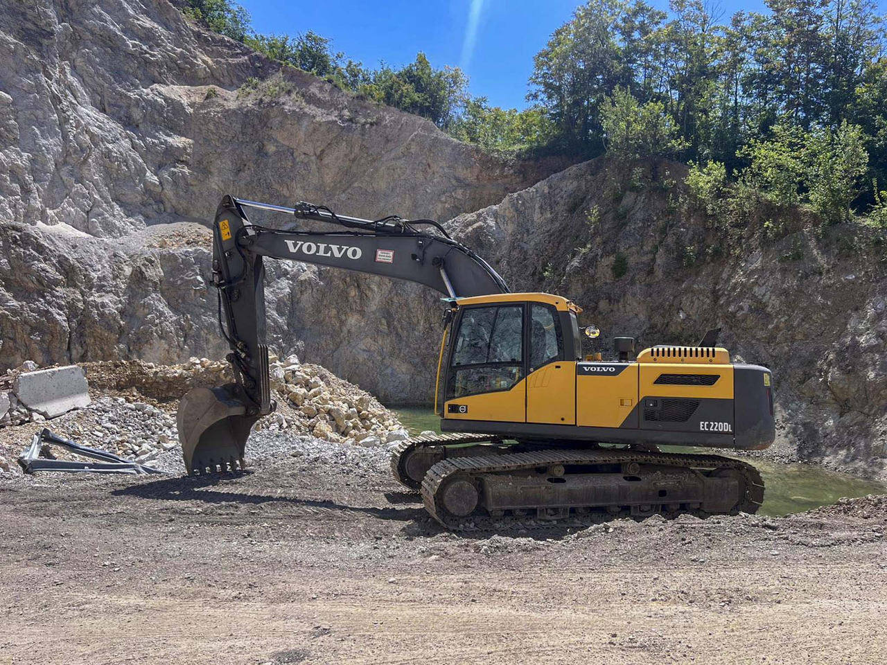 Volvo EC220D - Kettenbagger: das Bild 1 Volvo EC220D - Kettenbagger: das Bild 1