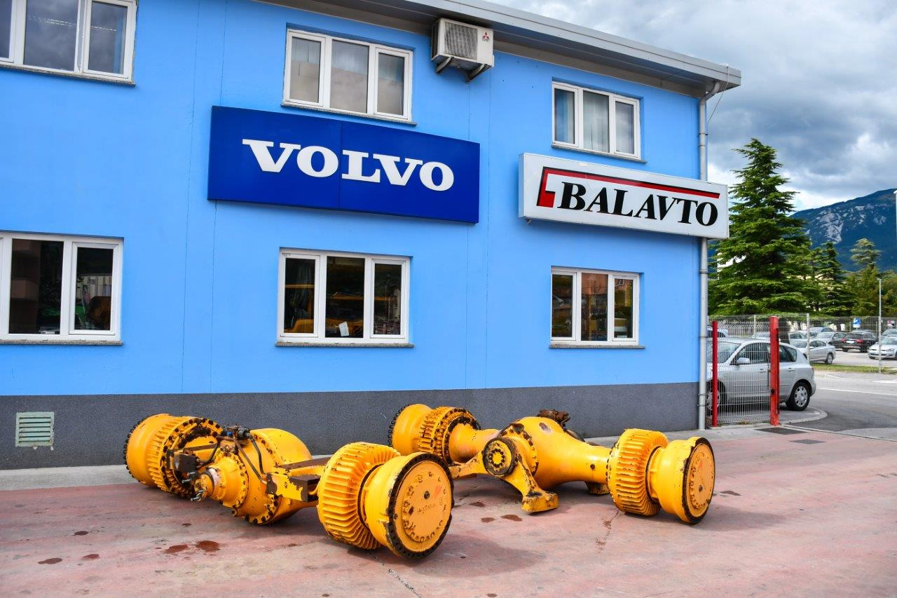 Volvo L350F - Achse und Teile für Radlader: das Bild 3 Volvo L350F - Achse und Teile für Radlader: das Bild 3