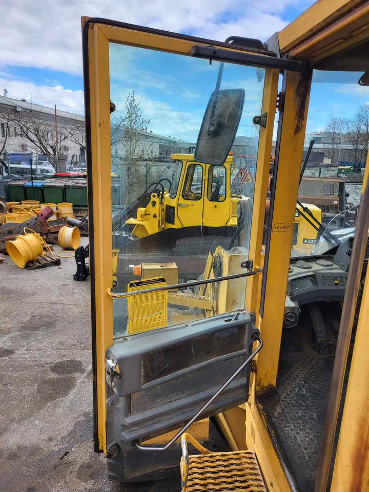 Volvo door - Tür und Teile für Lader: das Bild 2 Volvo door - Tür und Teile für Lader: das Bild 2