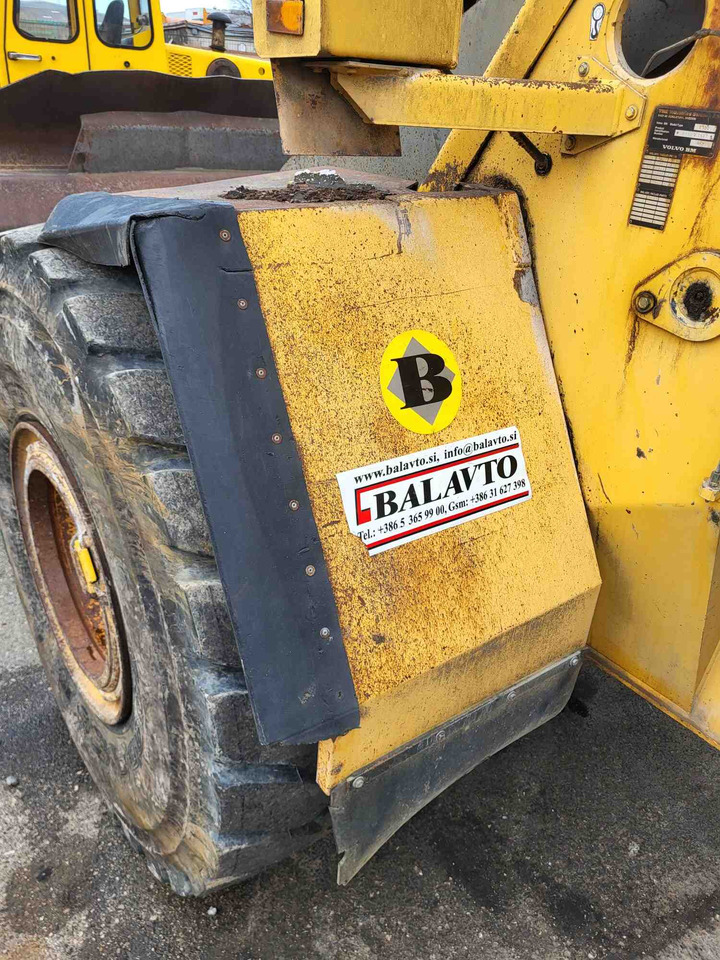 Volvo front fenders - Kotflügel für Lader: das Bild 3 Volvo front fenders - Kotflügel für Lader: das Bild 3