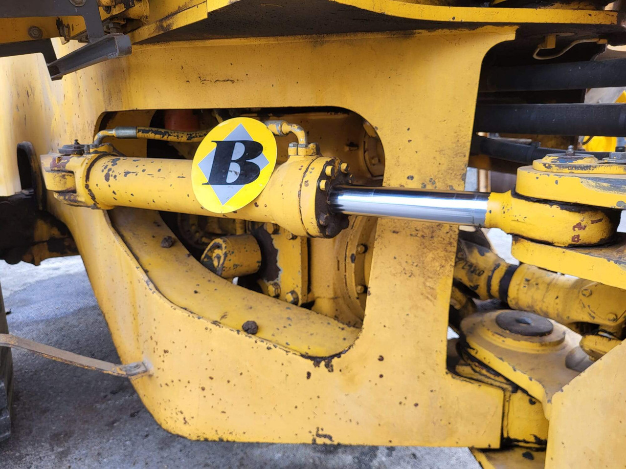 Volvo hydraulic cylinder - Hydraulikzylinder für Lader: das Bild 1 Volvo hydraulic cylinder - Hydraulikzylinder für Lader: das Bild 1